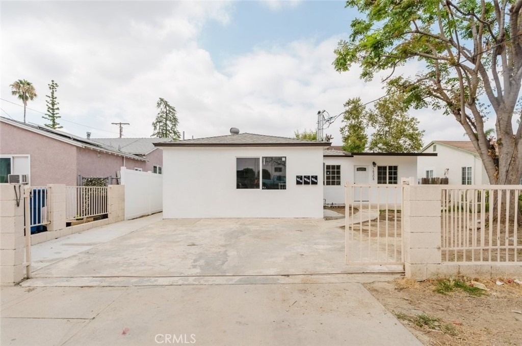 18306 Gresham Street - Photo 0