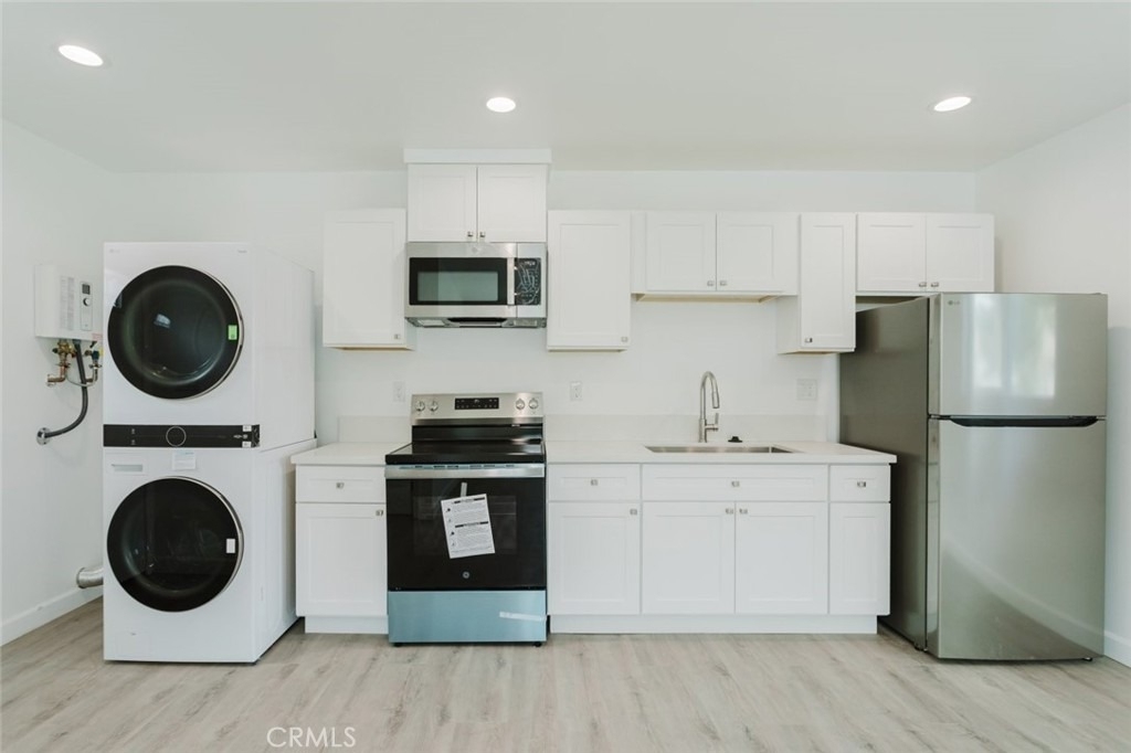 18306 Gresham Street - Photo 9