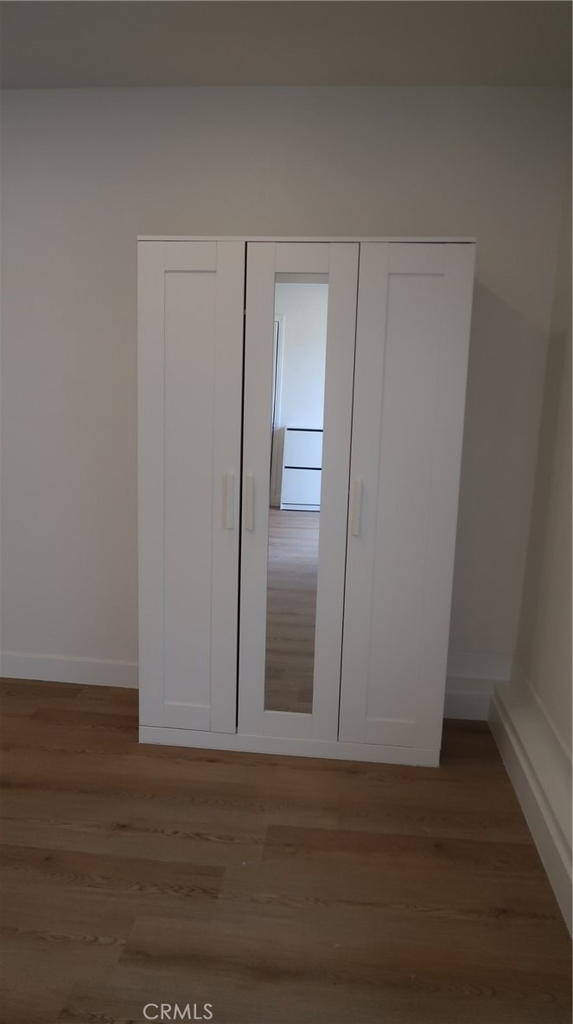 220 E Madison - Photo 8