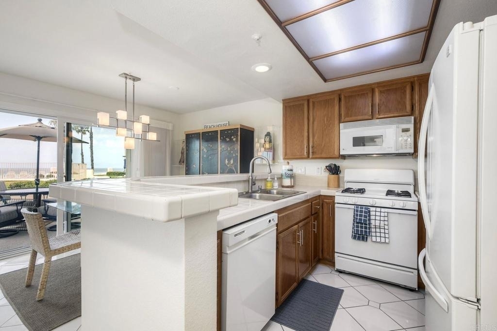 600 N The Strand - Photo 6