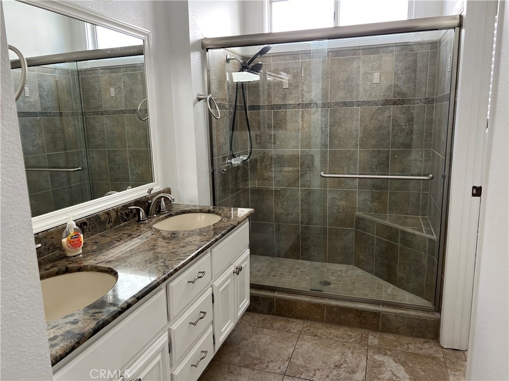 1209 Bel Air Court - Photo 2