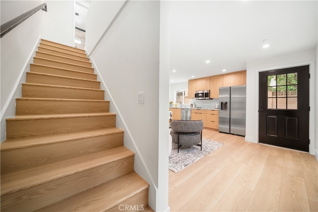 19920 Kittridge Street - Photo 8