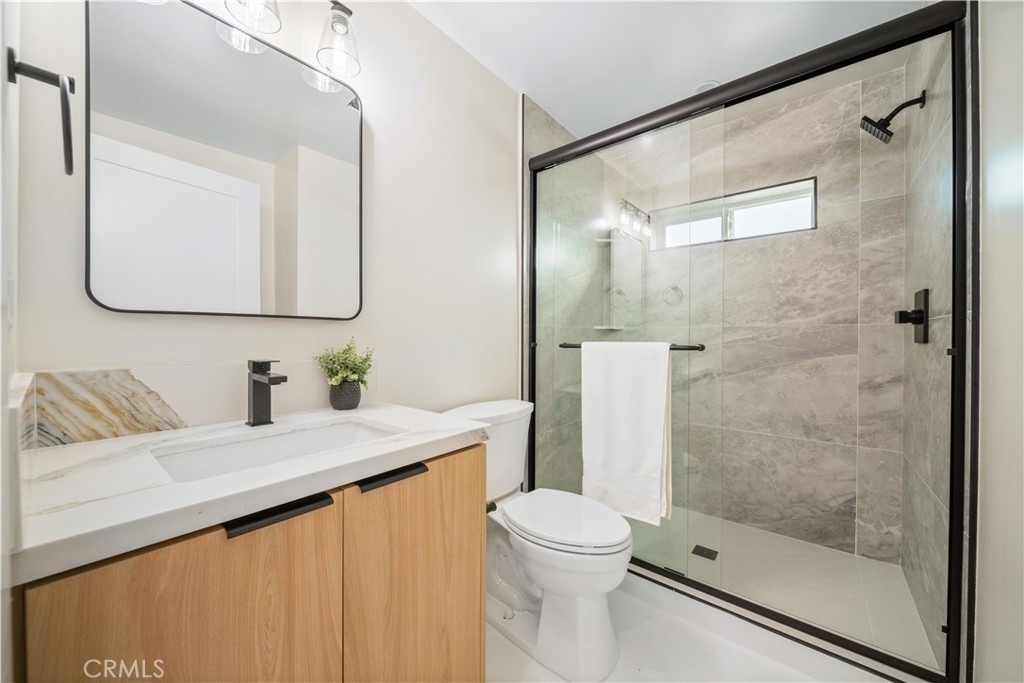 19920 Kittridge Street - Photo 9