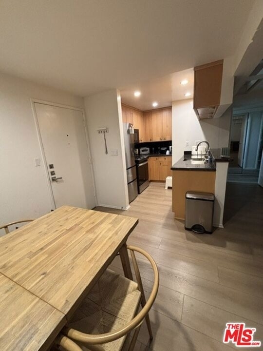 1440 Veteran Avenue - Photo 8