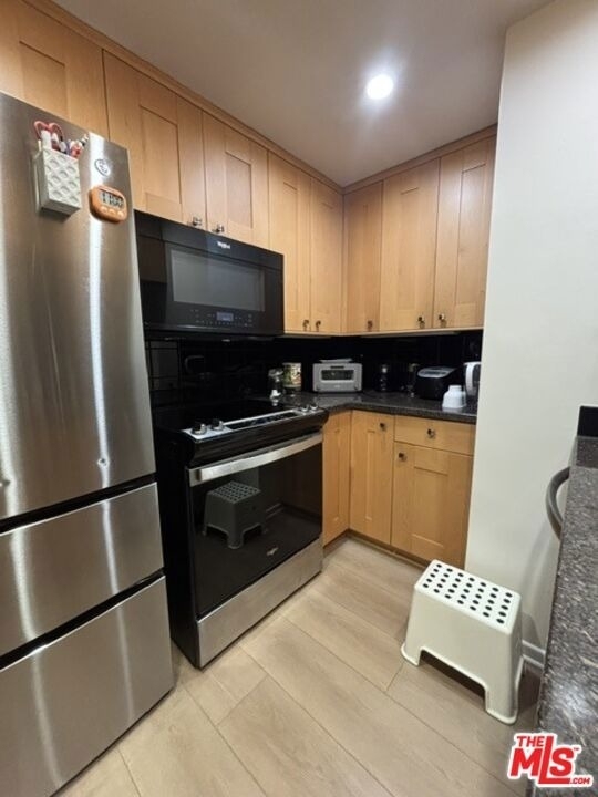 1440 Veteran Avenue - Photo 9