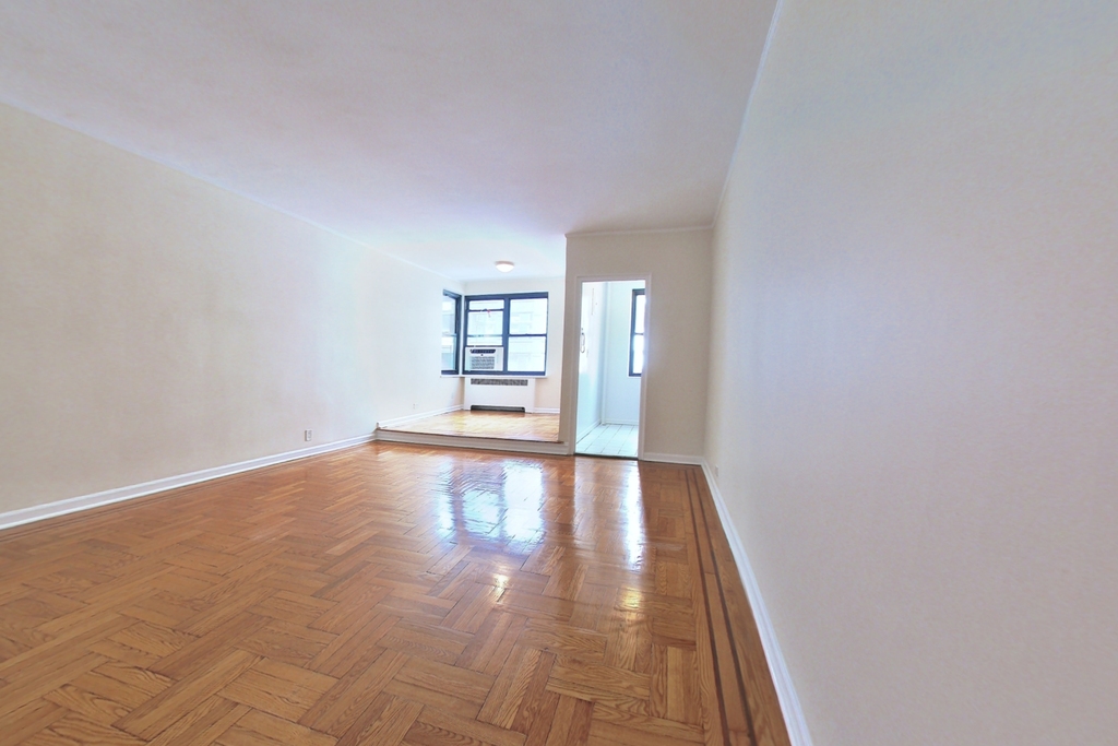 124 East 24th Street - Photo 4