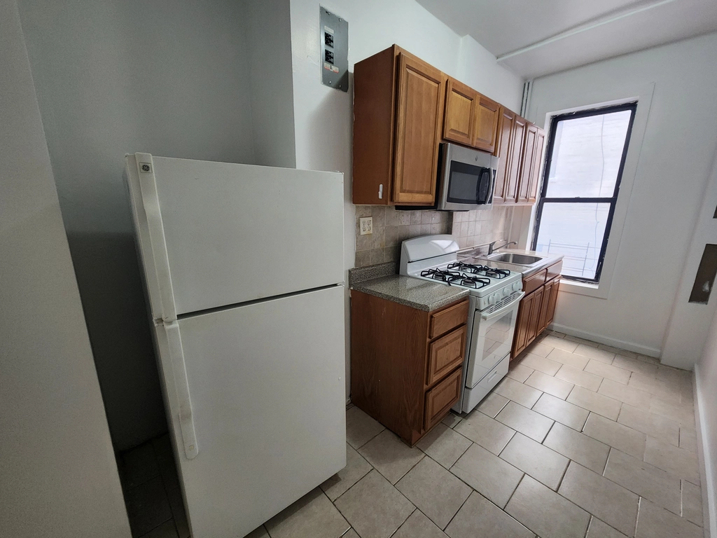 569 West 171st Street - Photo 9