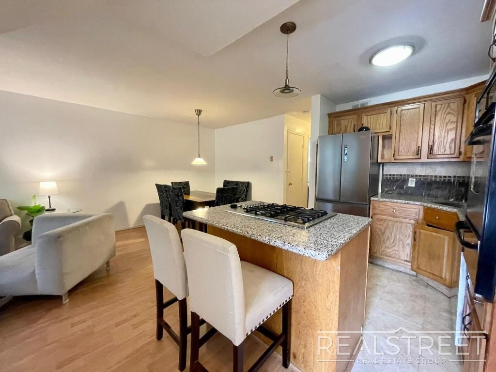 189 Saratoga Ave - Photo 4