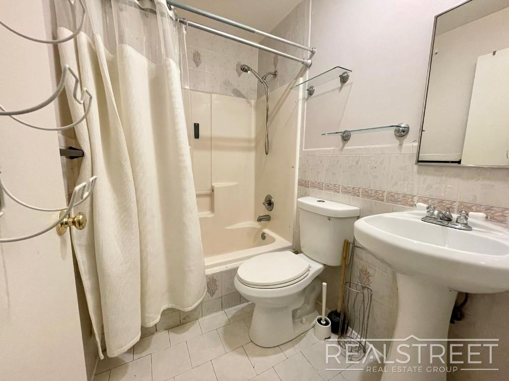 189 Saratoga Ave - Photo 10