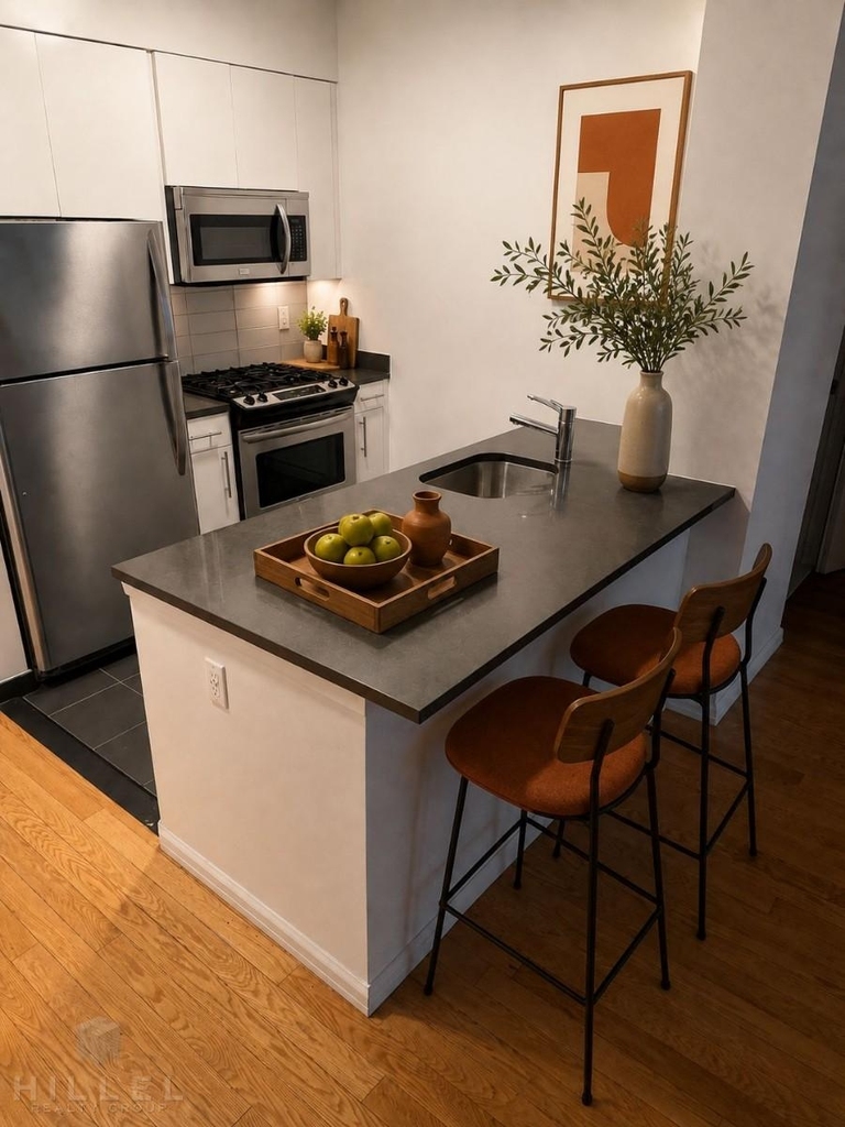4610 Center Blvd - Photo 2