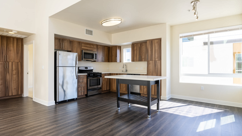 2850 Kelvin Avenue - Photo 3