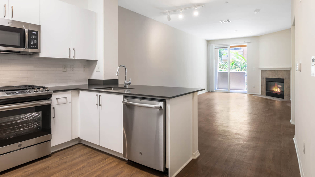 4077 Glencoe Avenue - Photo 8