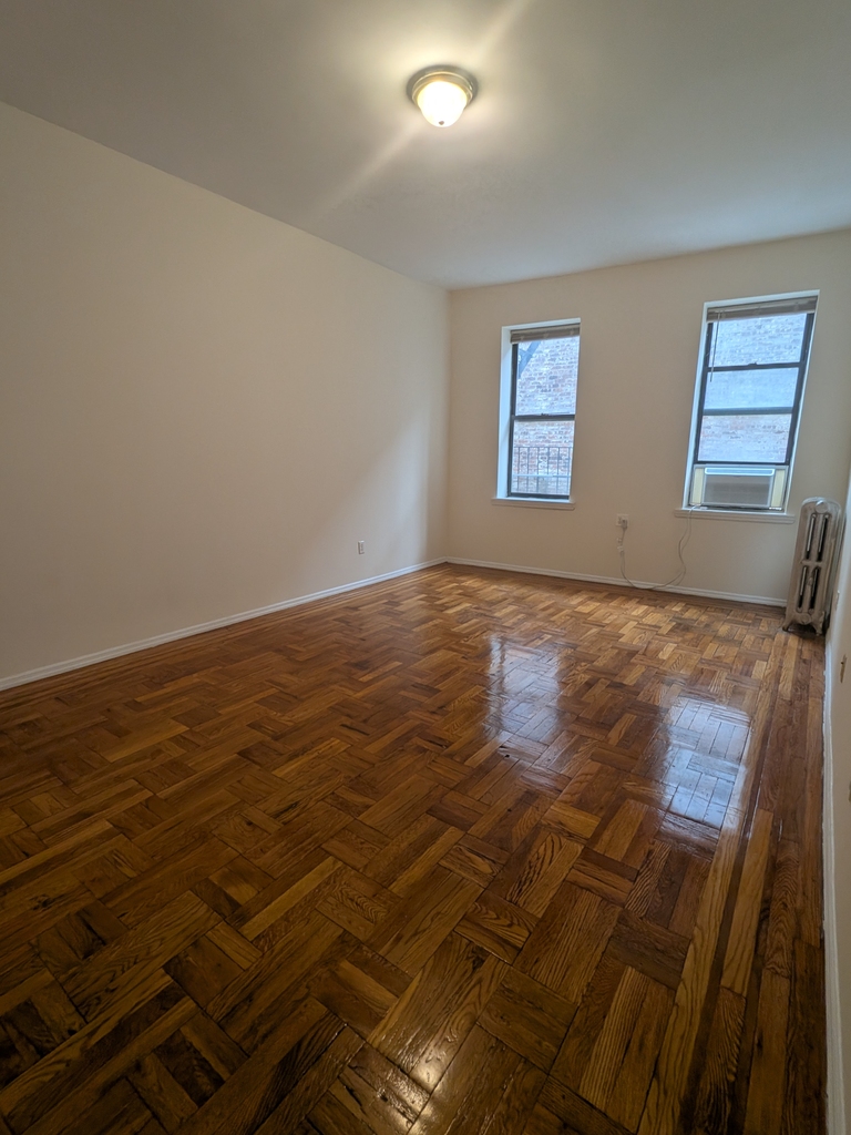 1803 Riverside Drive - Photo 4