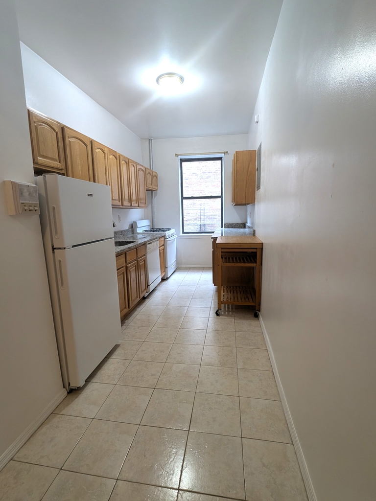 1803 Riverside Drive - Photo 3