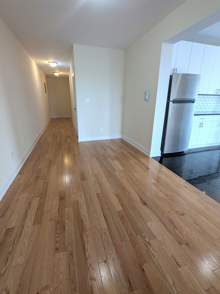 1803 Riverside Drive - Photo 3