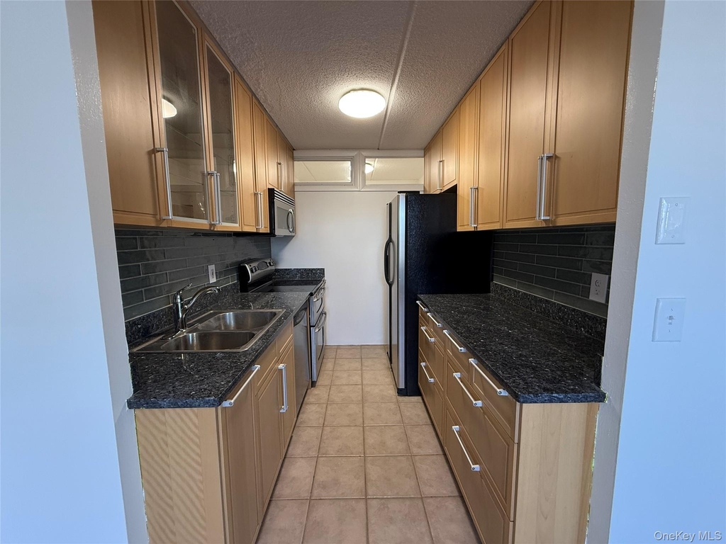 35 Park Avenue - Photo 2