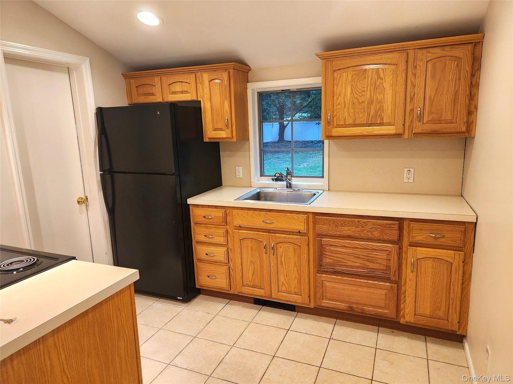 807 Meadow Road - Photo 5