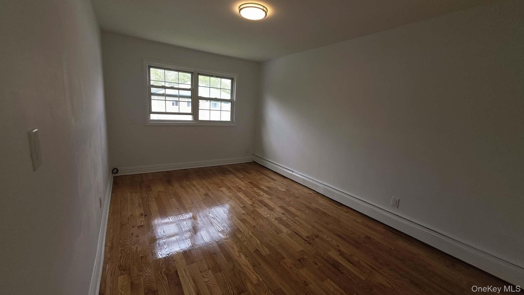 155-41 115th Avenue - Photo 8