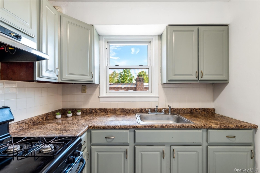 59-11 157th Street - Photo 6