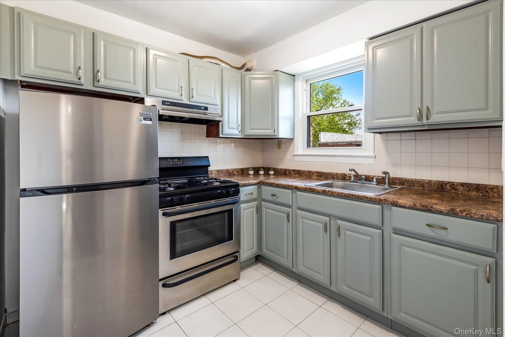 59-11 157th Street - Photo 5