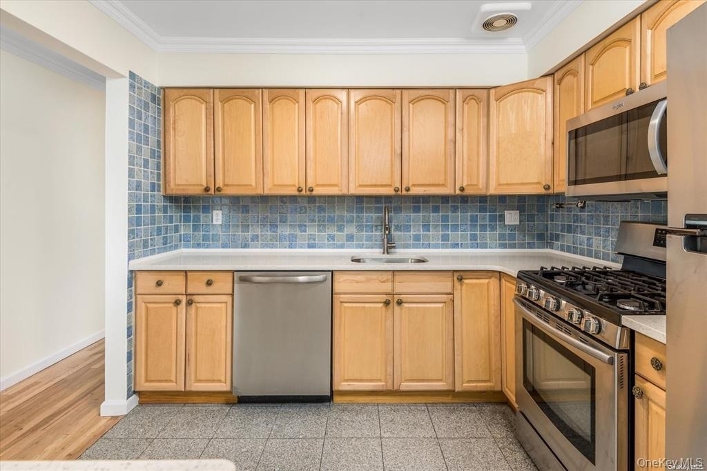 70-12 Caldwell Avenue - Photo 4