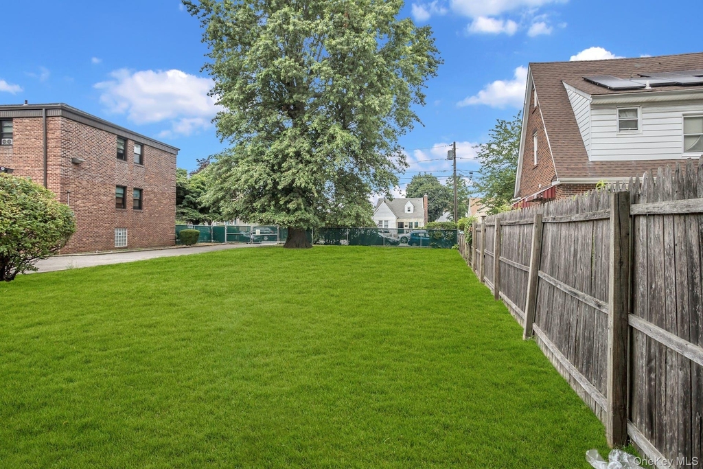 6 Brown Avenue - Photo 17