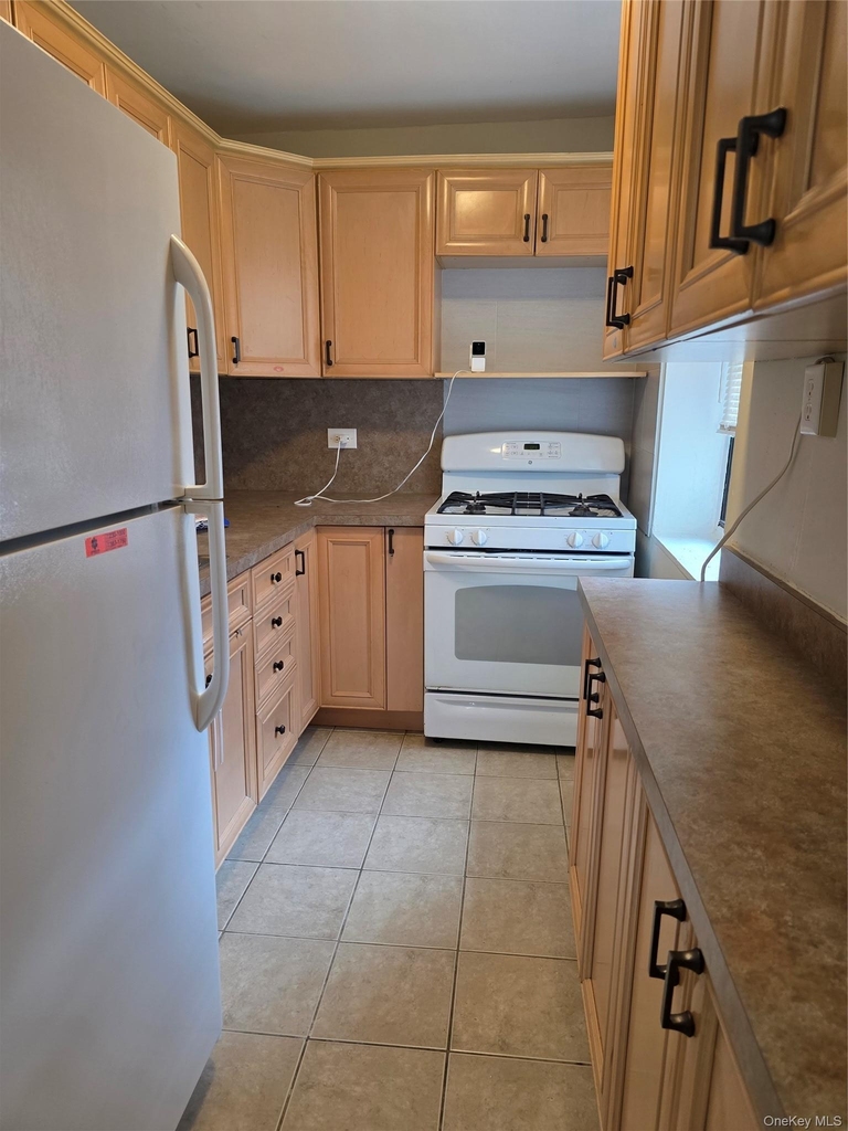 144-04 78 Avenue - Photo 3