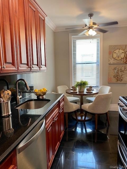 140 Broadway - Photo 2