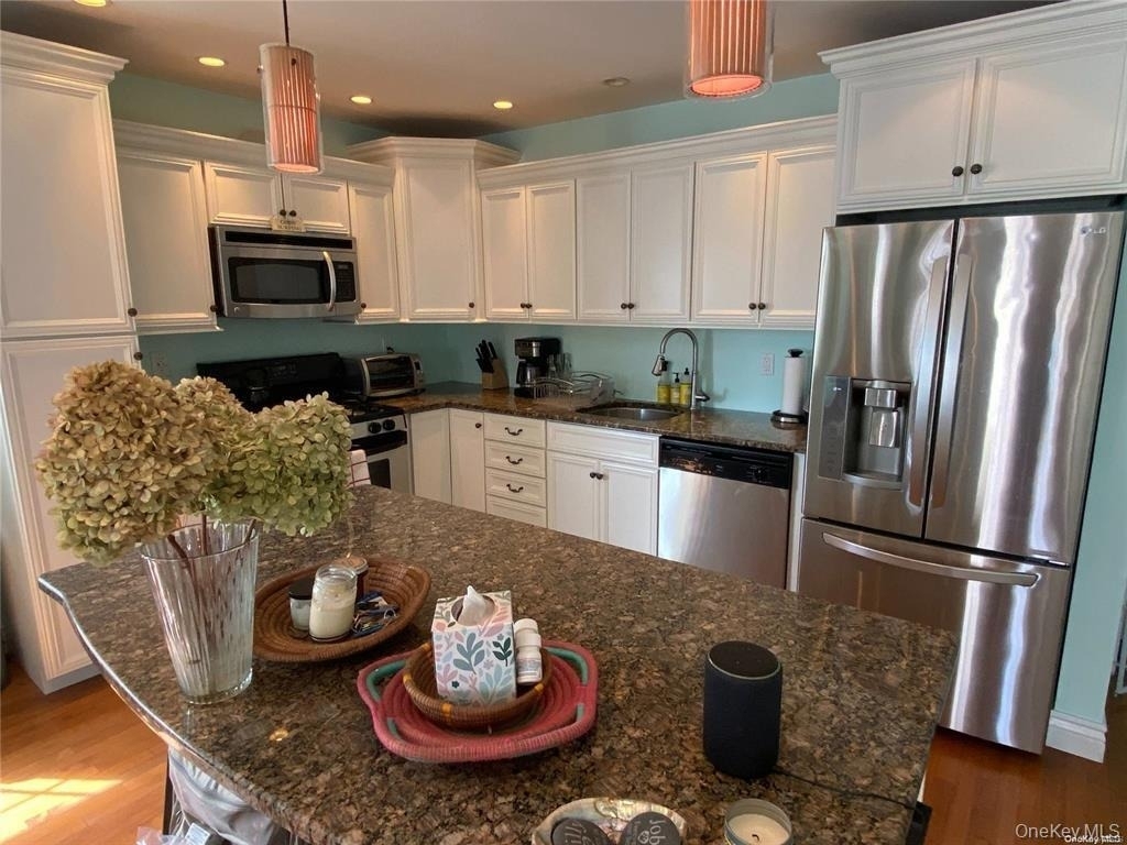365 W Fulton Street - Photo 2
