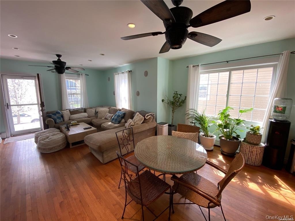 365 W Fulton Street - Photo 3