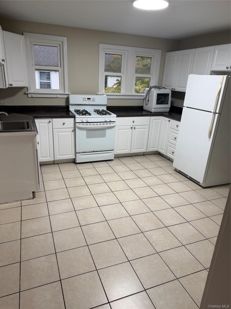 70 Westchester Avenue - Photo 4