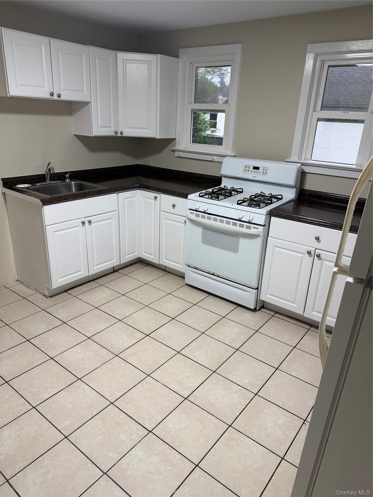 70 Westchester Avenue - Photo 3