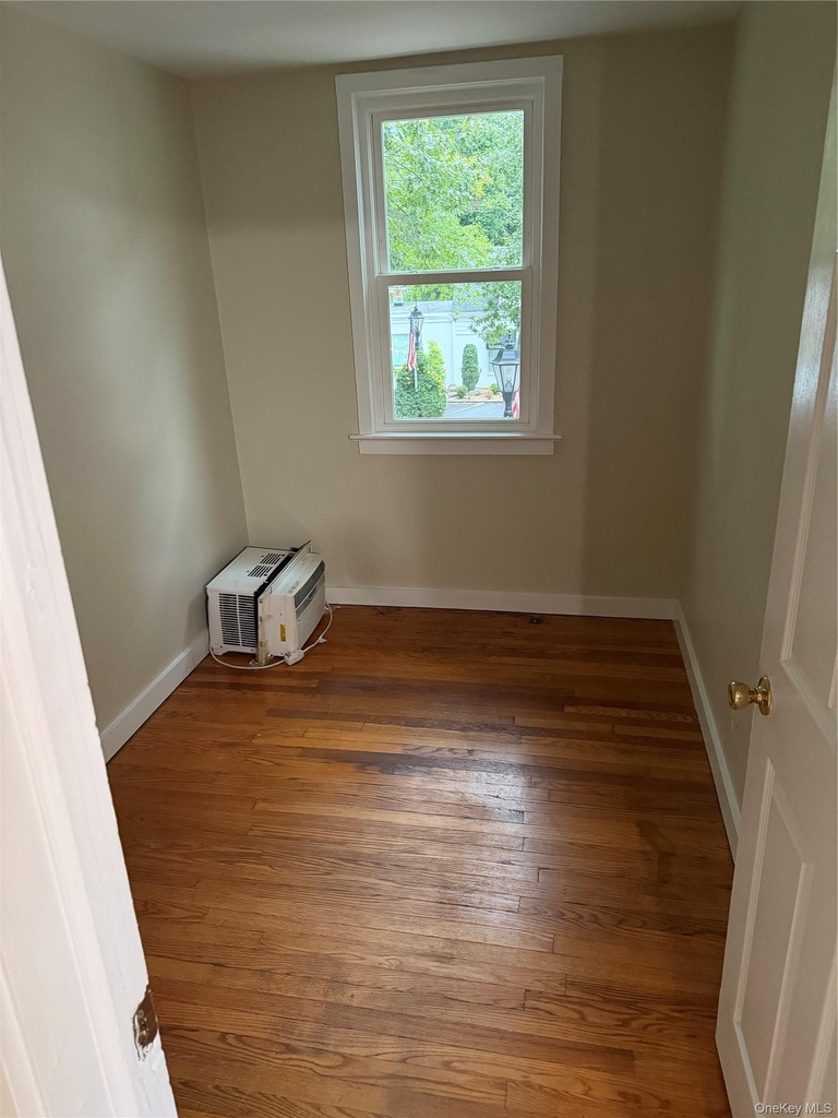 70 Westchester Avenue - Photo 9