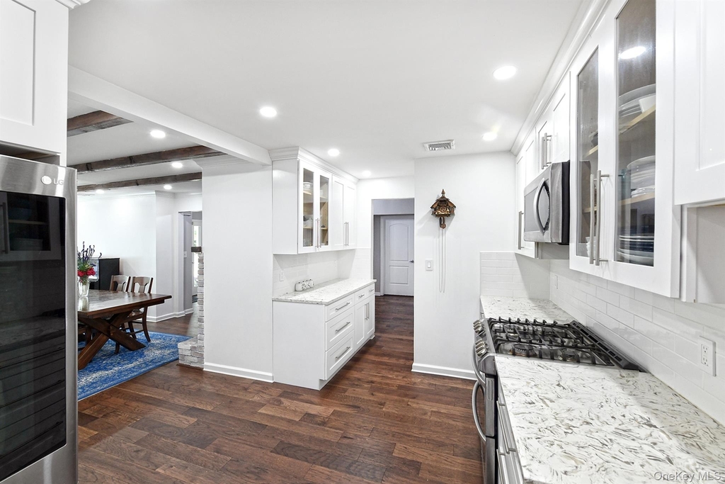 73 Alton Avenue - Photo 12