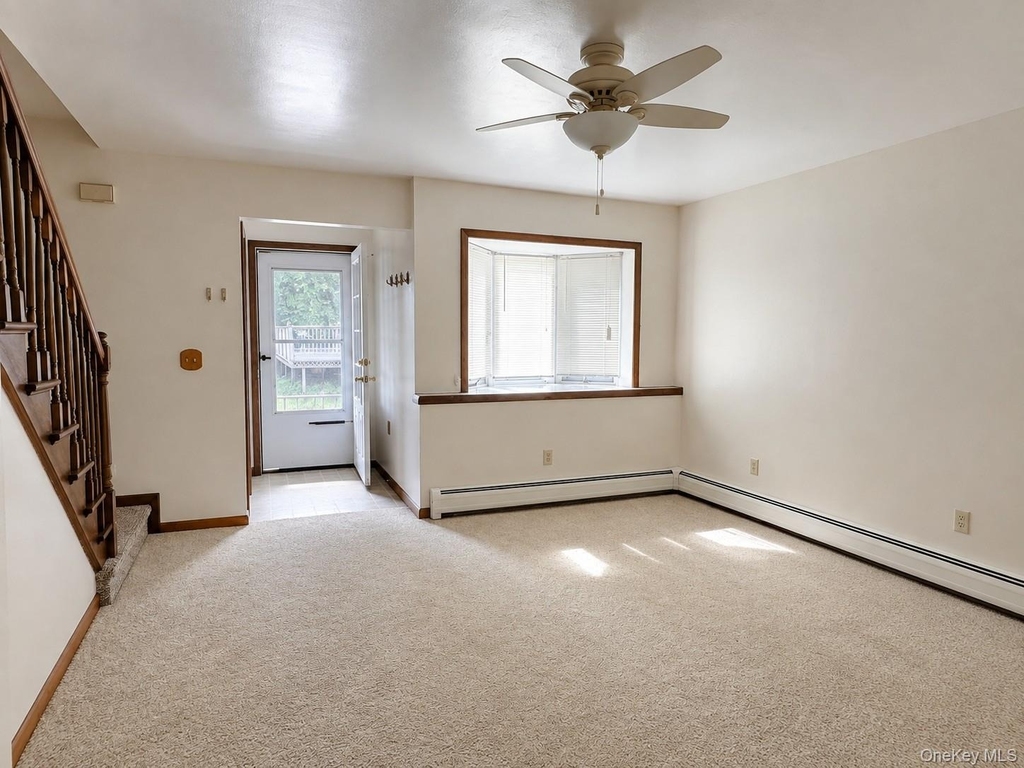 17 Brooks Lane - Photo 2