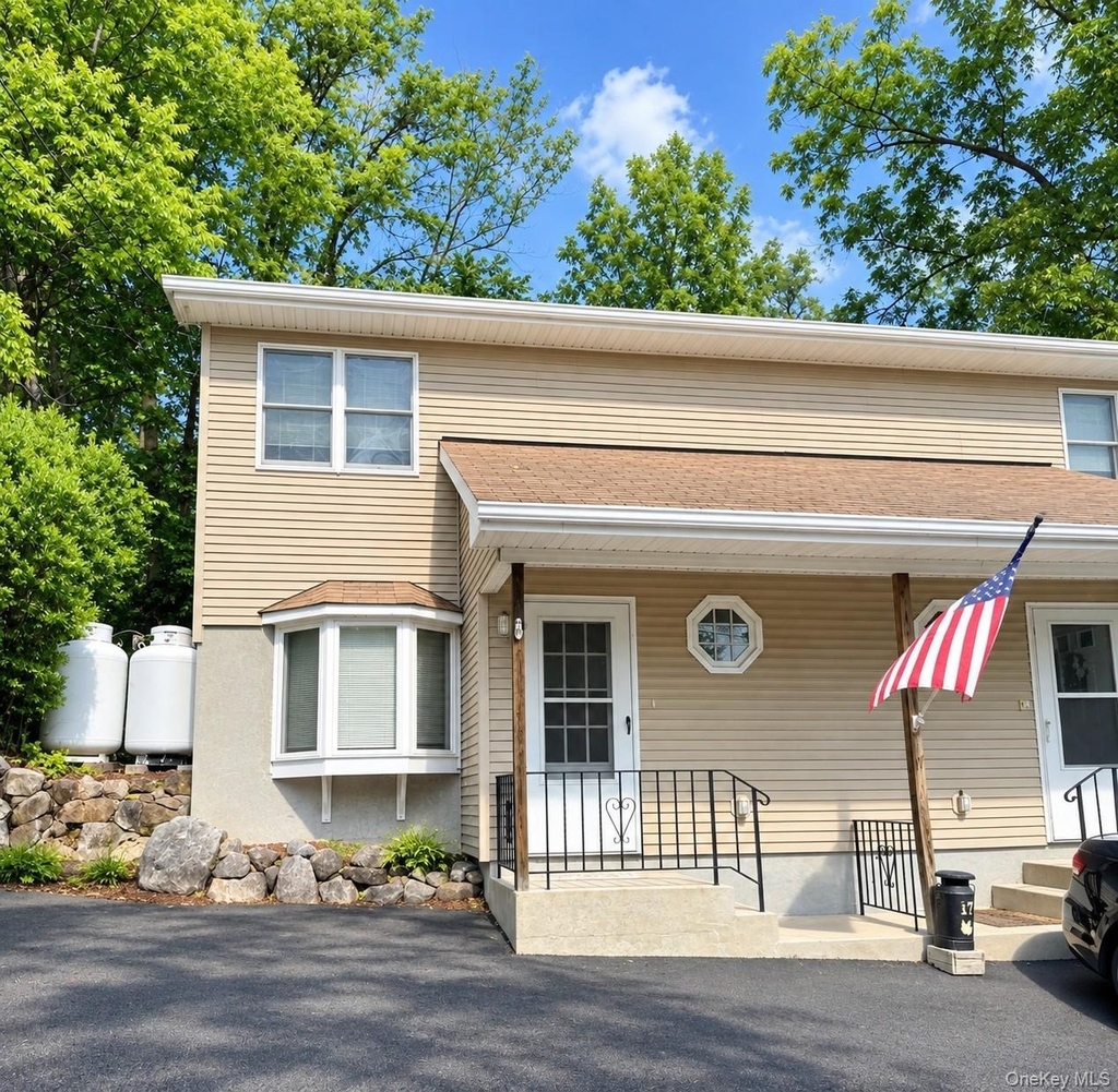 17 Brooks Lane - Photo 0