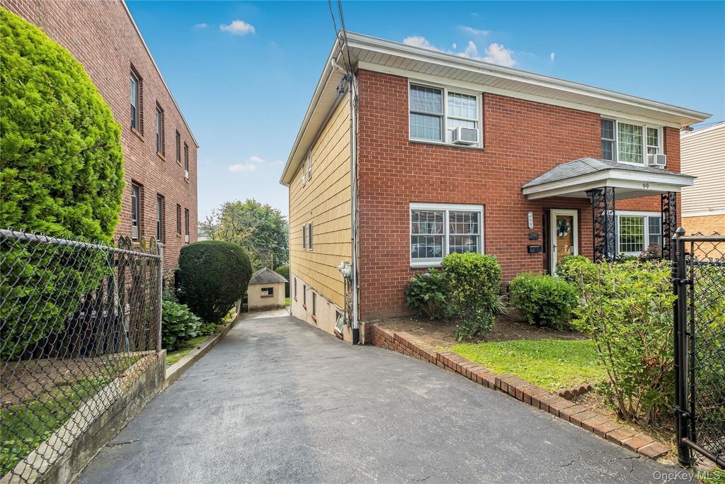 99 Clarendon Avenue - Photo 2