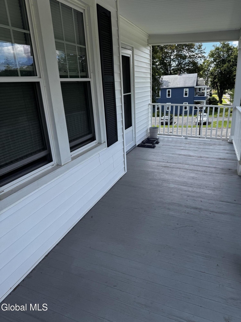 122 Pinewoods Avenue - Photo 1