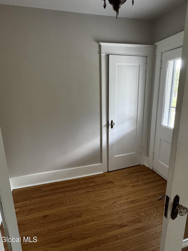 122 Pinewoods Avenue - Photo 6