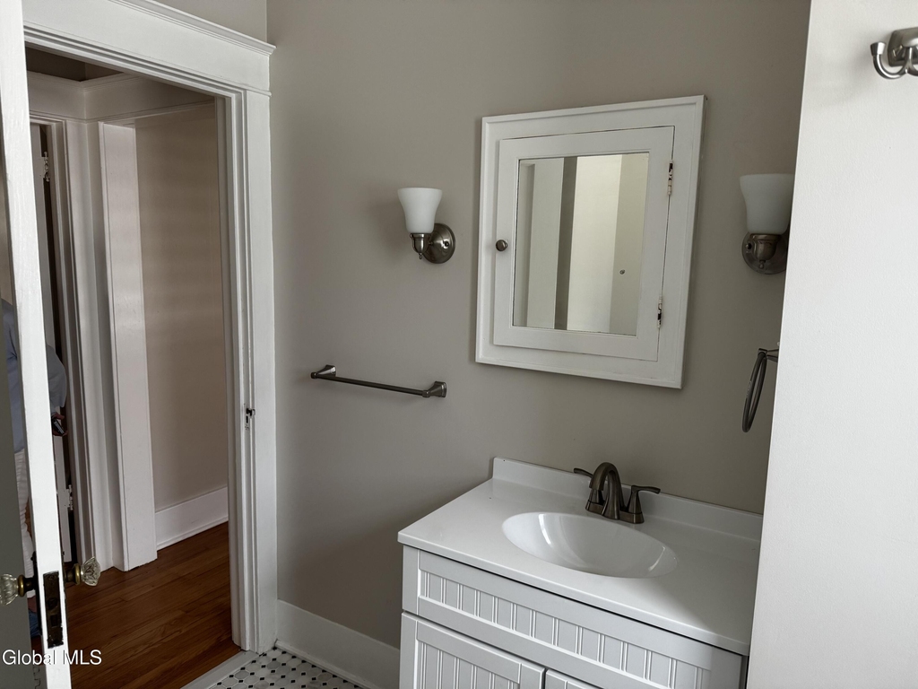 122 Pinewoods Avenue - Photo 12