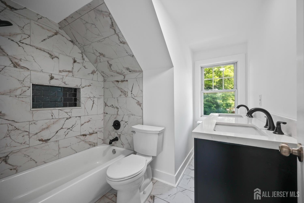 5 Monument Avenue - Photo 26