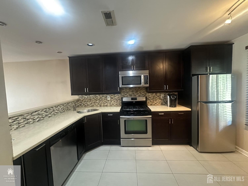 74 Carriage Place - Photo 4