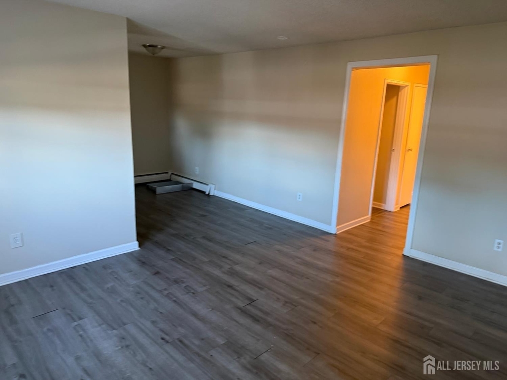 289 Main Street - Photo 2