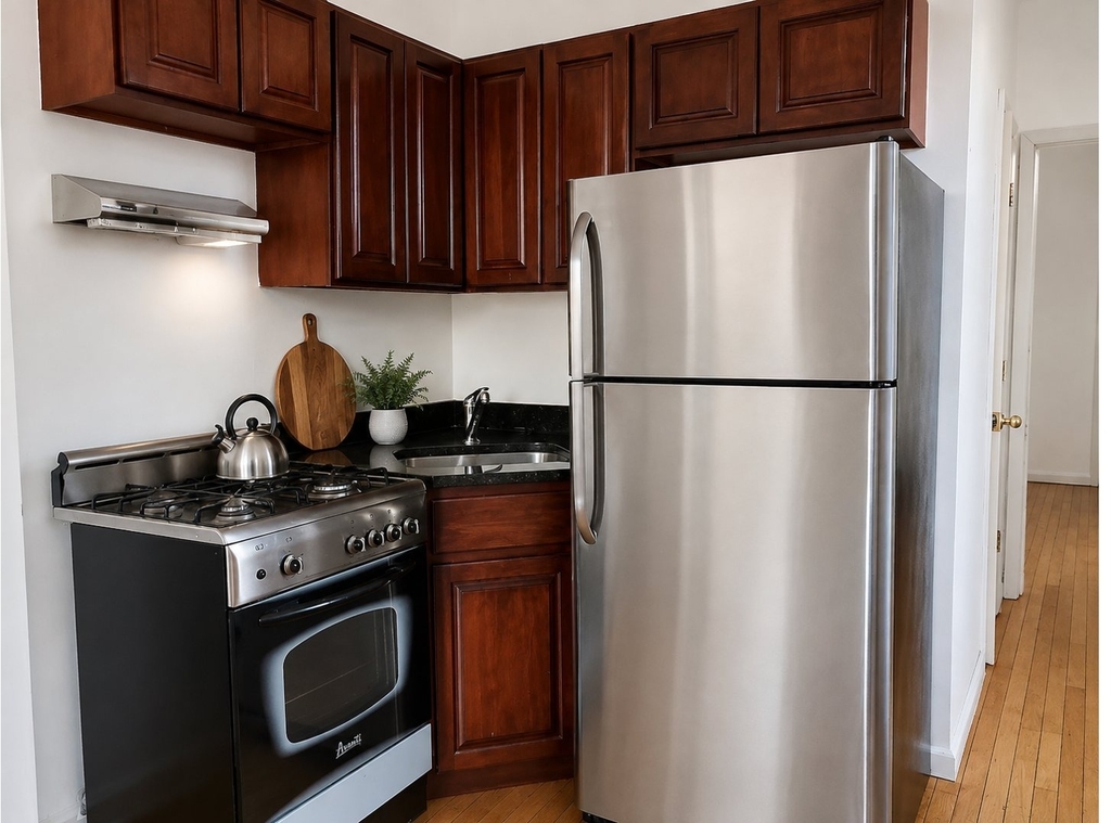 814 Marcy Avenue - Photo 1