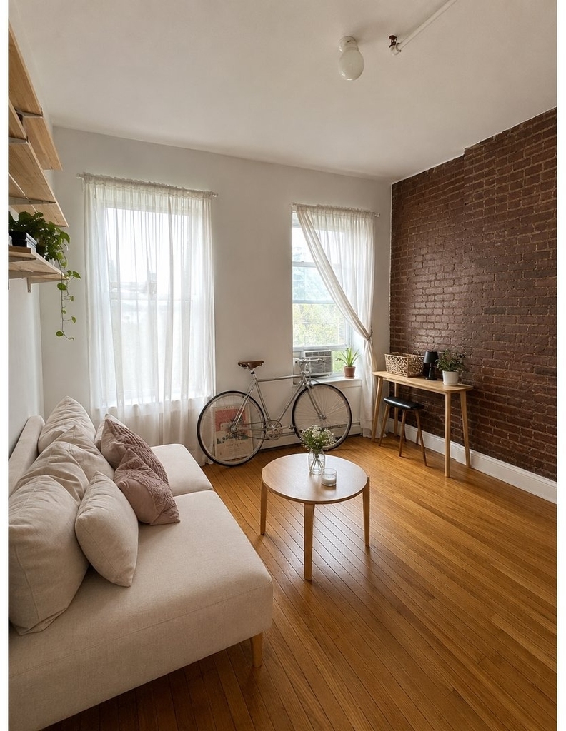 814 Marcy Avenue - Photo 2