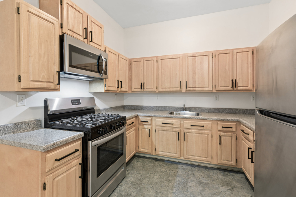 1417 Amsterdam Avenue - Photo 2