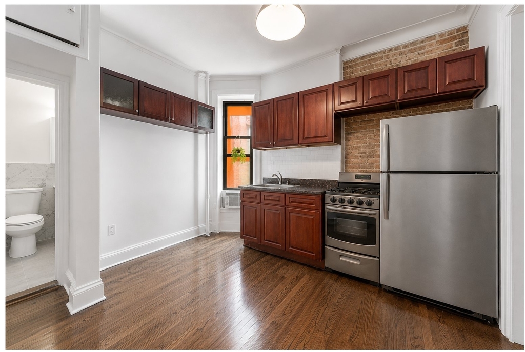 352 Lafayette Avenue - Photo 2
