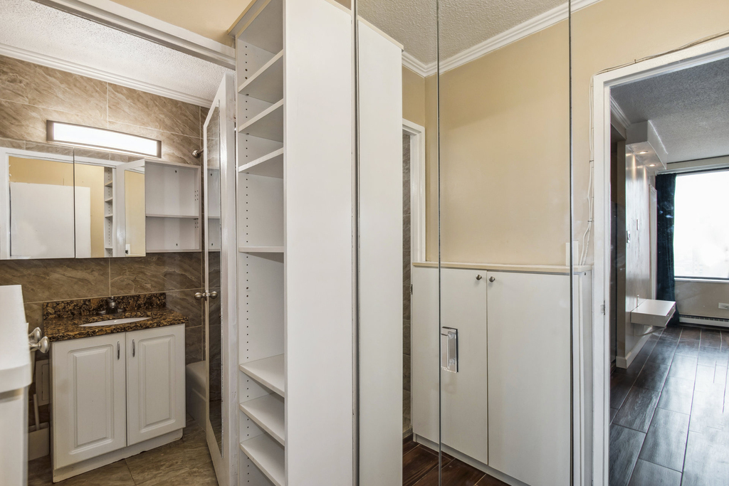 1601 3rd Avenue - Photo 2