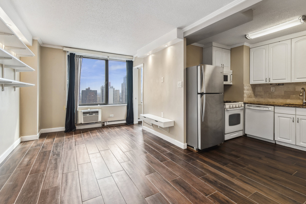 1601 3rd Avenue - Photo 1