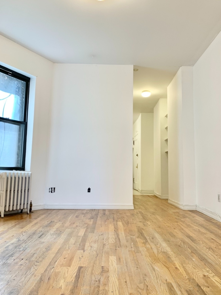 224 E 27th Street - Photo 4